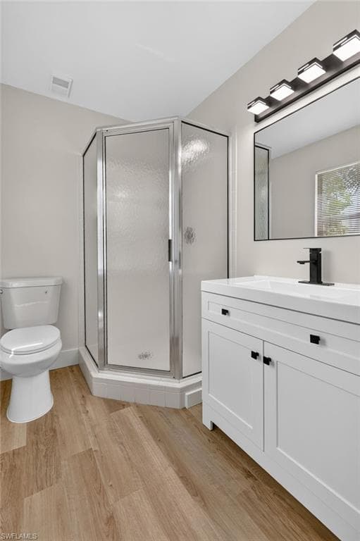 1915 Courtyard WAY 202-15