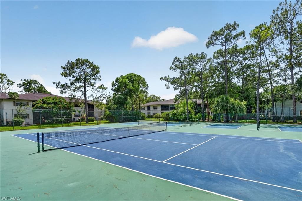 1915 Courtyard WAY 202-39