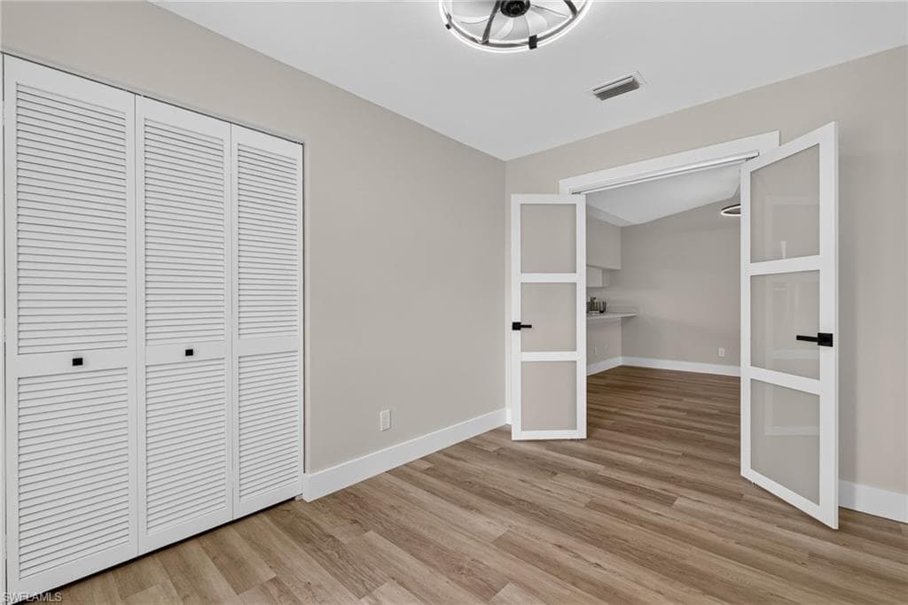 1915 Courtyard WAY 202-21