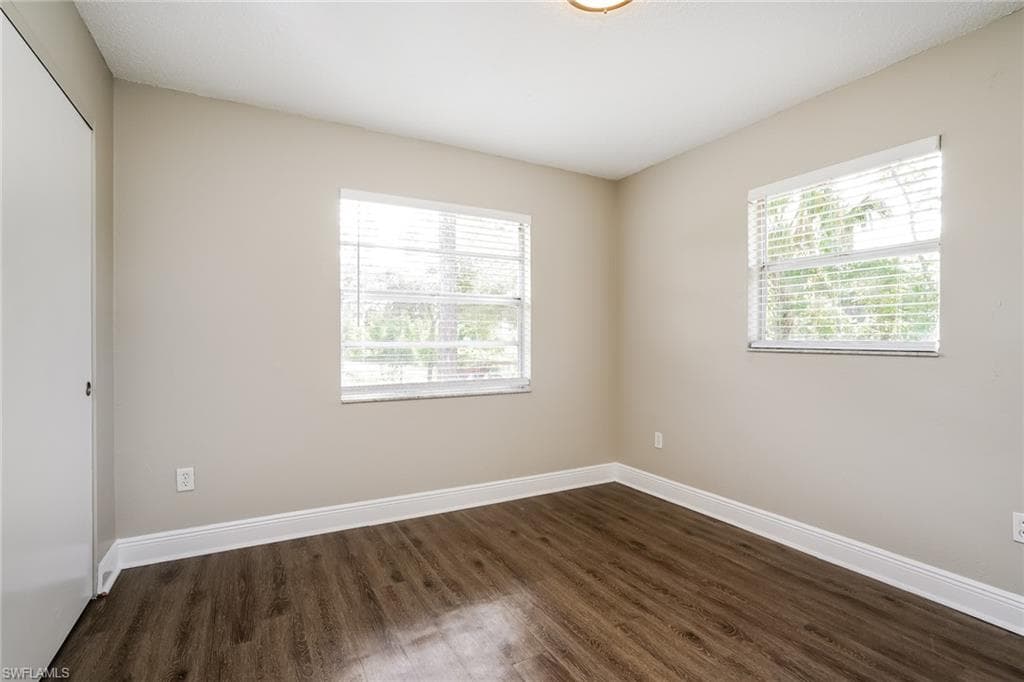 19035 Miami BLVD-12