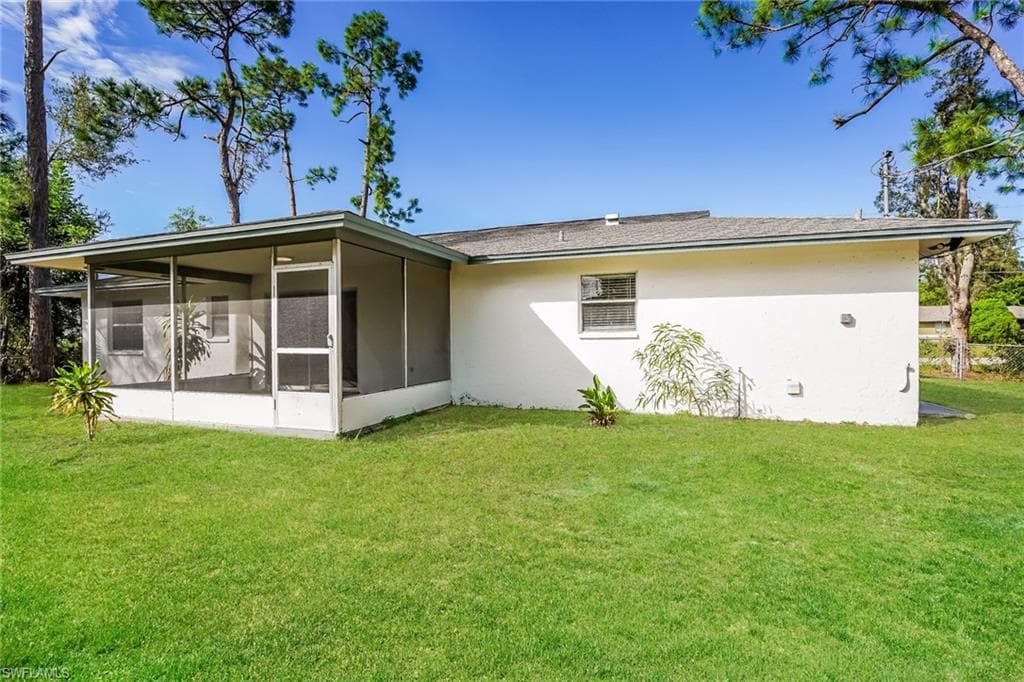 19035 Miami BLVD-15