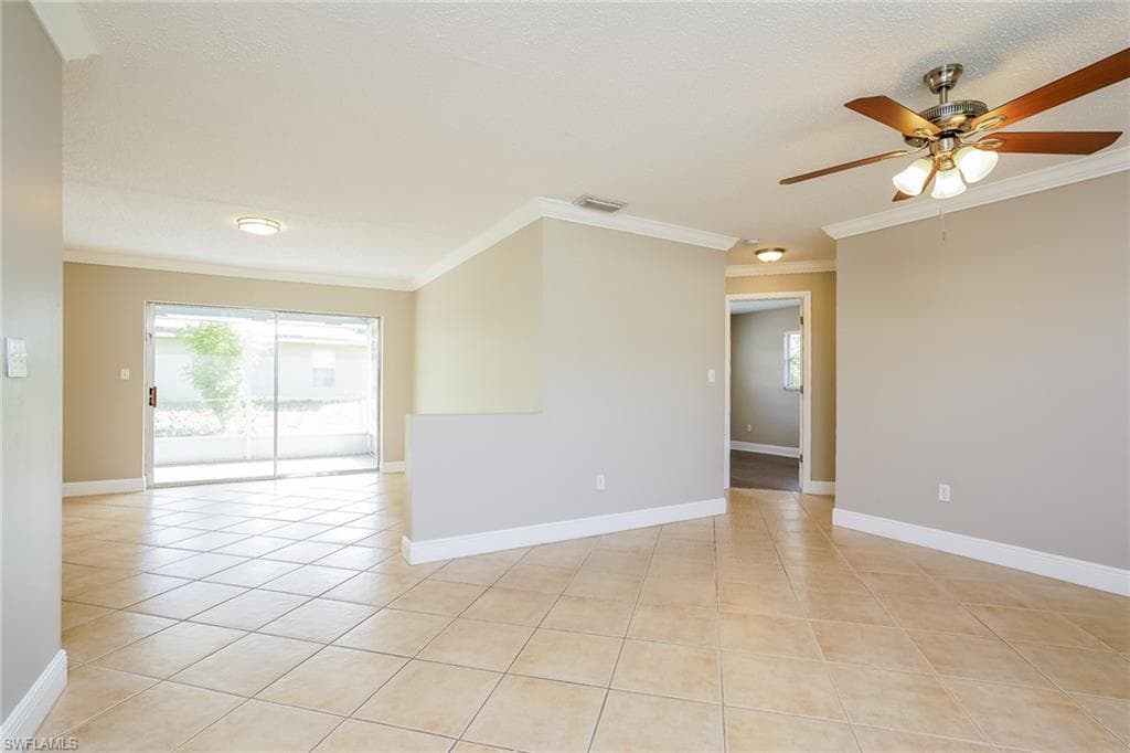 19035 Miami BLVD-4