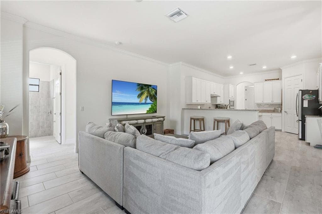 14189 Mindello DR-21