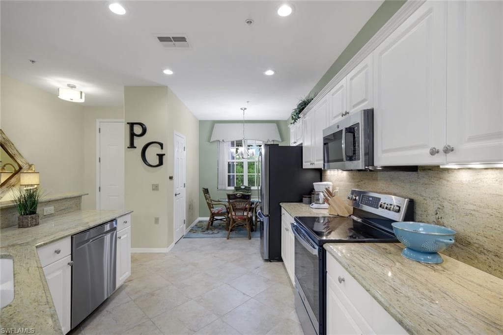 4864 Hampshire CT 203-6