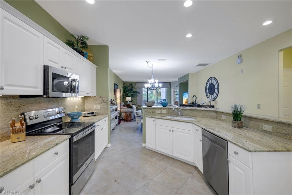 4864 Hampshire CT 203-7
