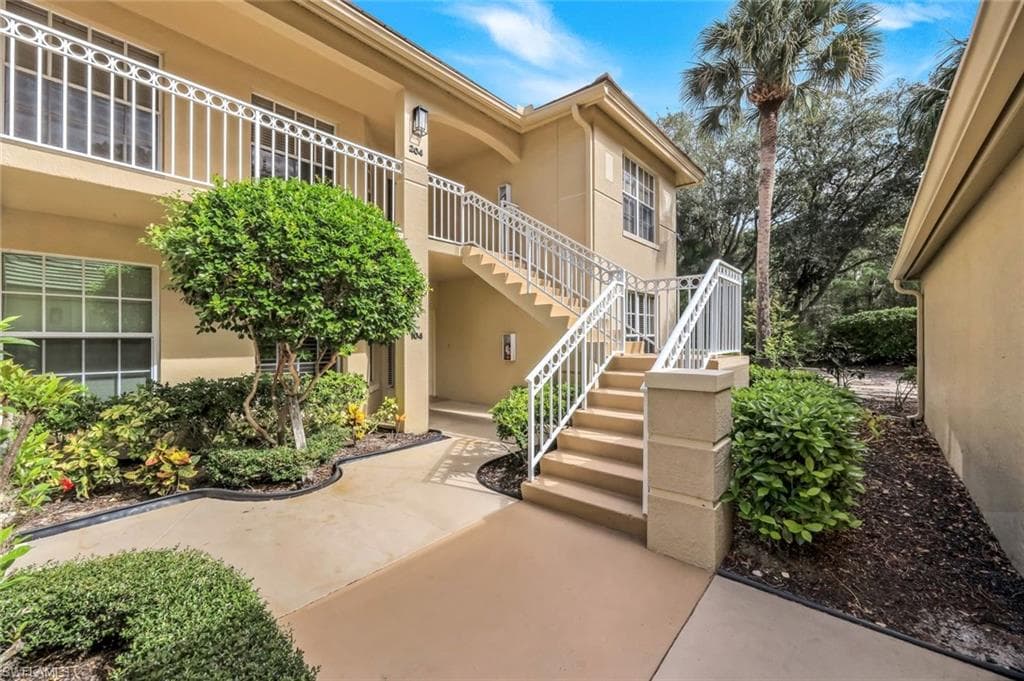 4110 Sawgrass Point DR 104-2