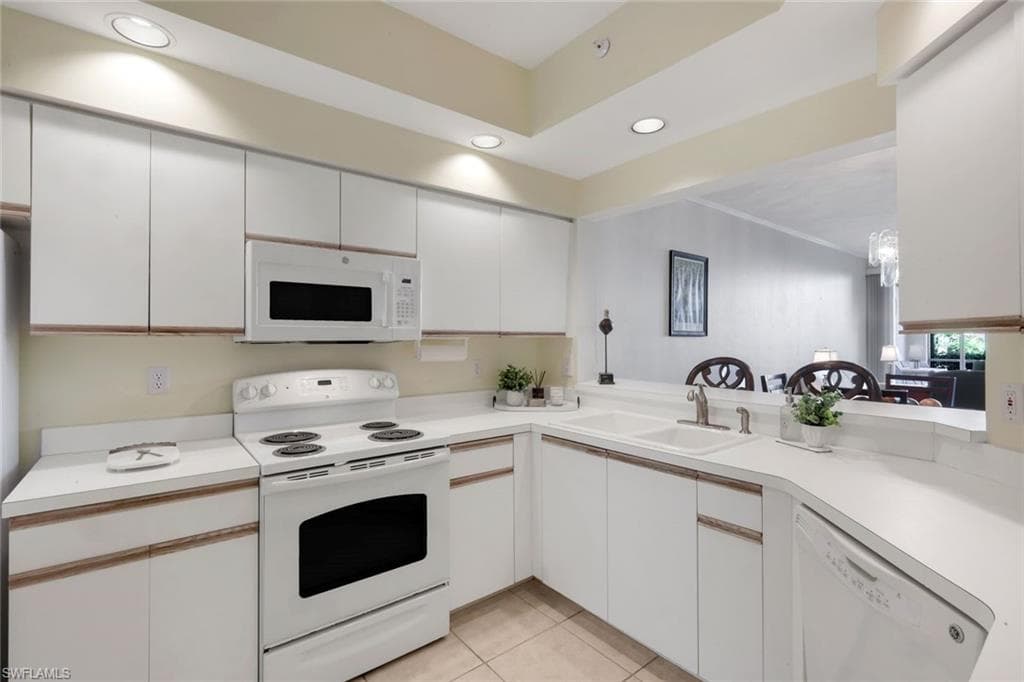 4110 Sawgrass Point DR 104-6