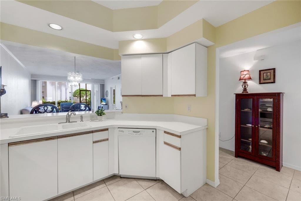 4110 Sawgrass Point DR 104-6