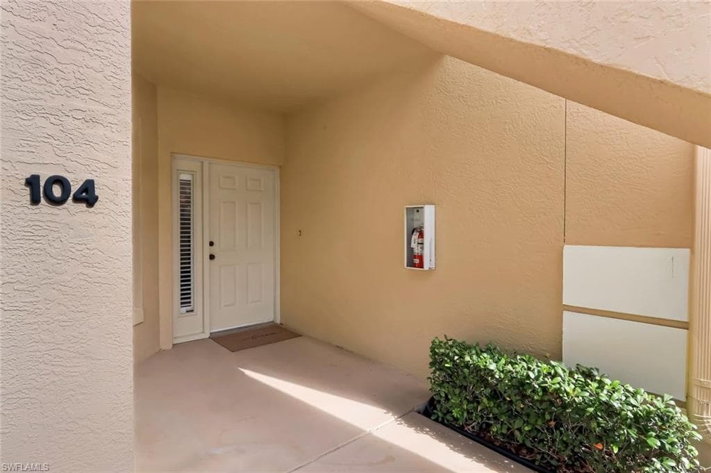4110 Sawgrass Point DR 104-29