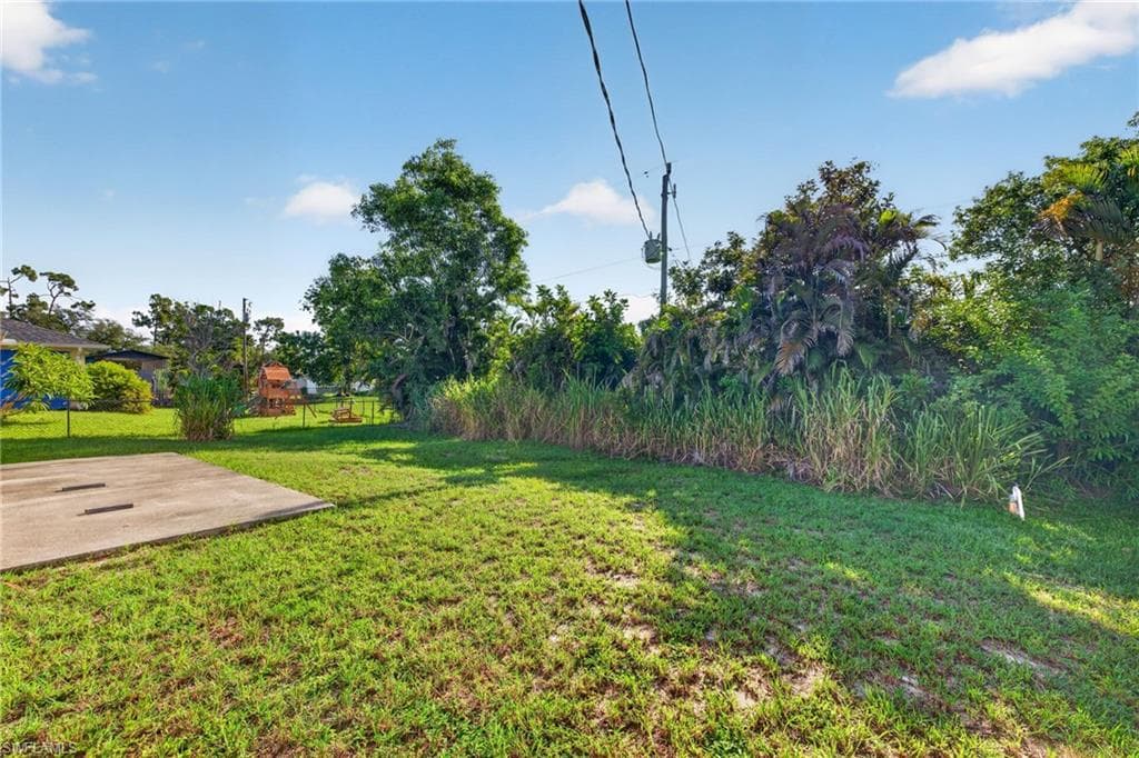 18335 Heather RD-22