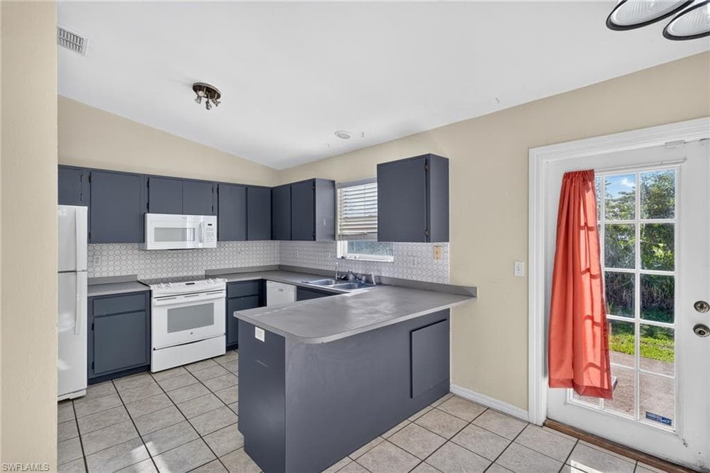 18335 Heather RD-9
