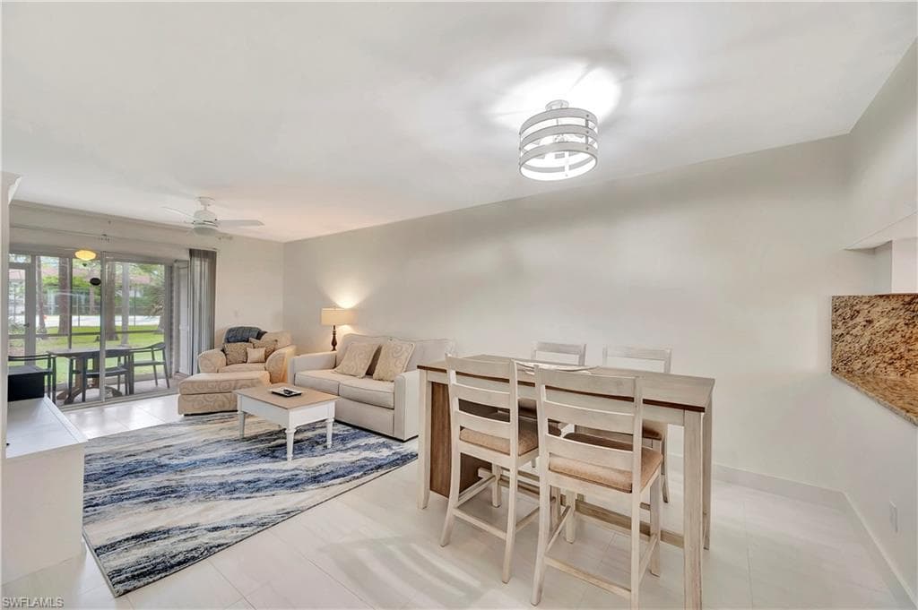 1925 Courtyard WAY F101-5