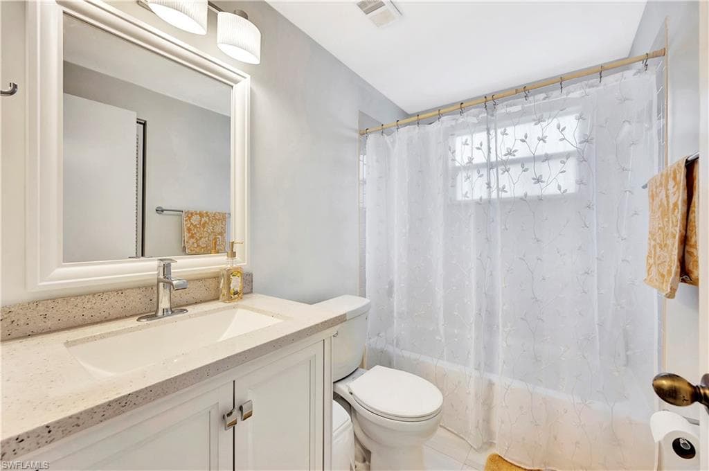 1925 Courtyard WAY F101-15