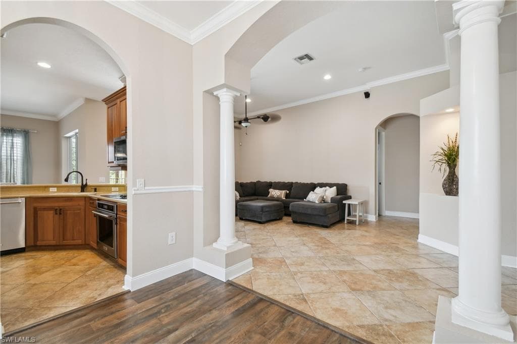 5742 Calmar Breeze LN-6