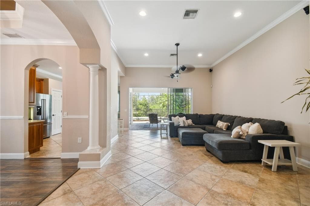 5742 Calmar Breeze LN-7