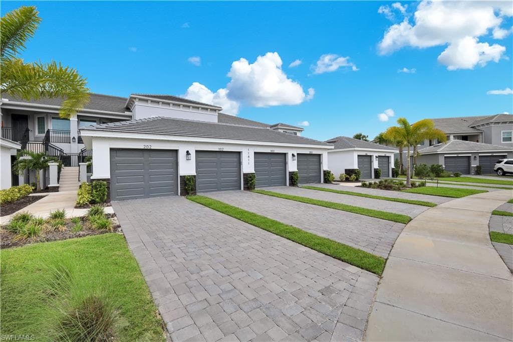 11811 Venetian Lagoon DR 204-2