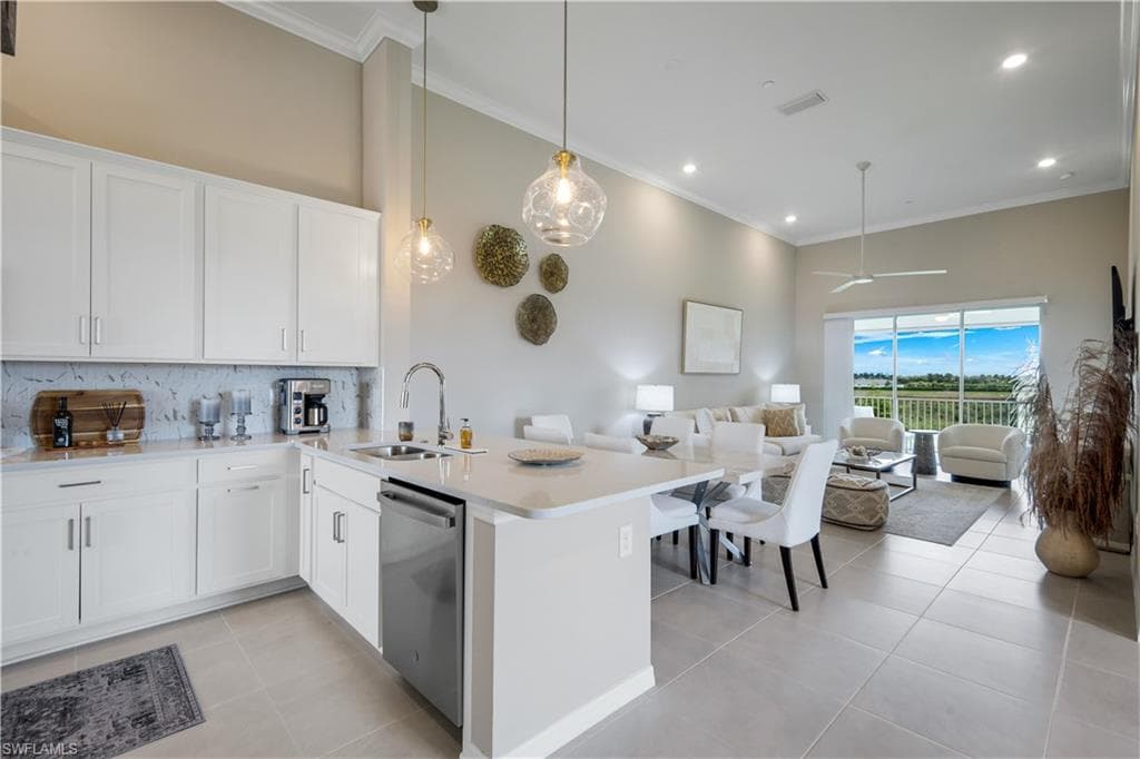 11811 Venetian Lagoon DR 204-16