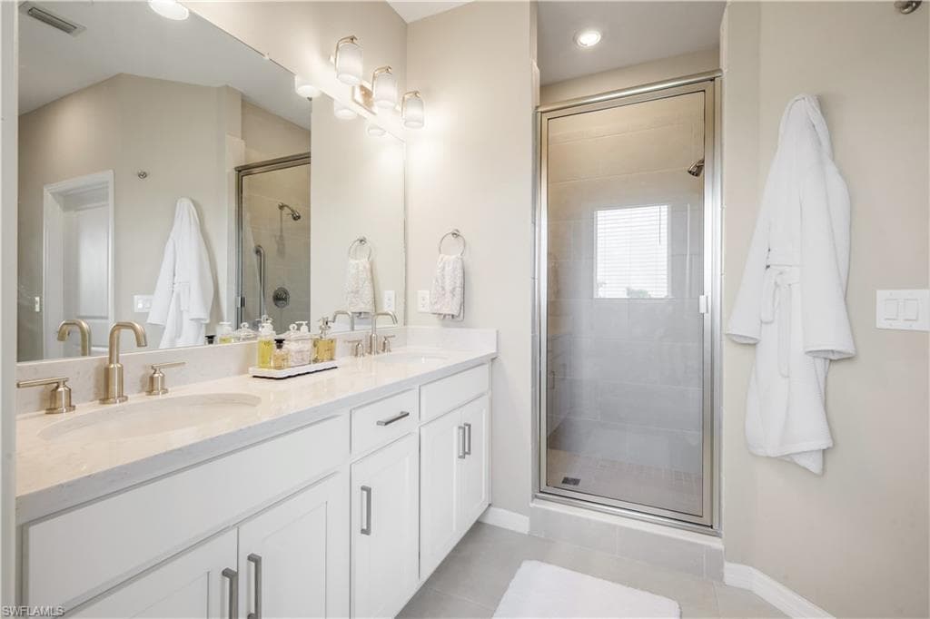 11811 Venetian Lagoon DR 204-26
