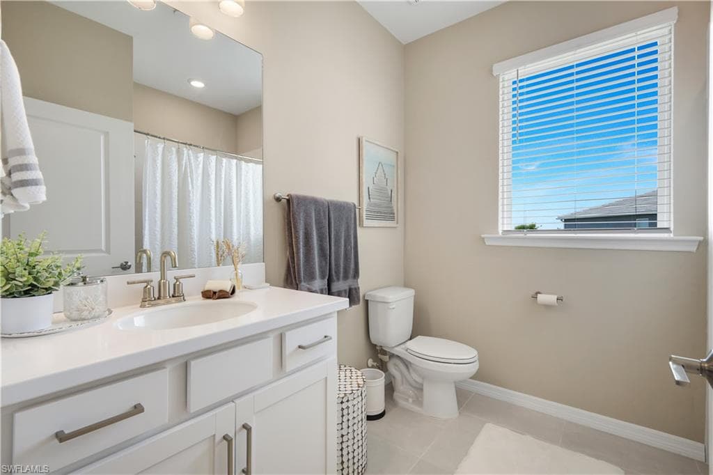 11811 Venetian Lagoon DR 204-28