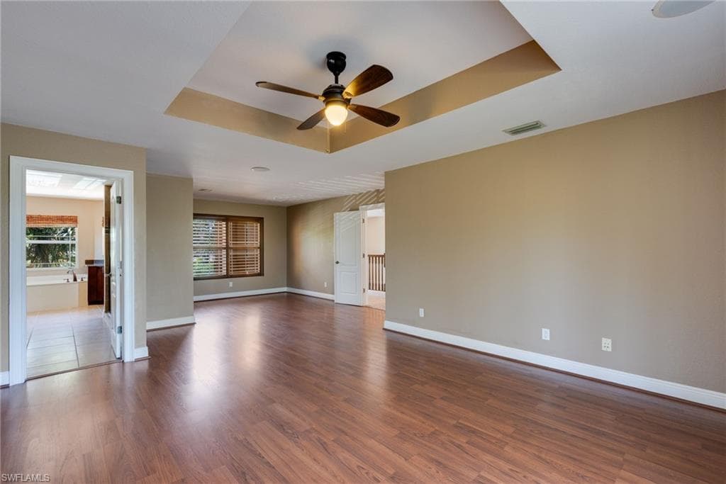 20886 Torre Del Lago ST-13