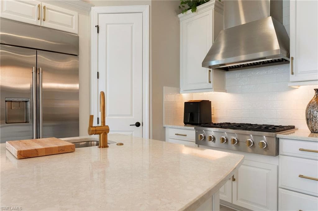 15710 Triesta LN-14