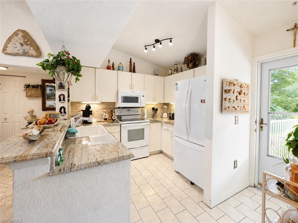 8294 Key Royal CIR 1631-6