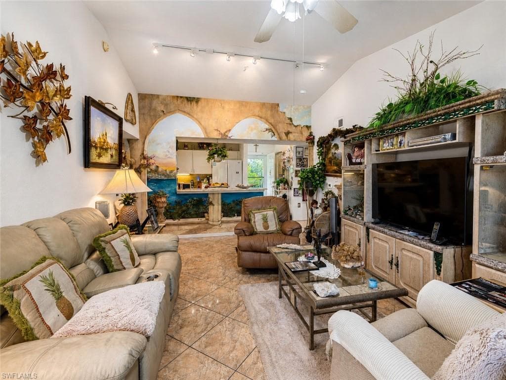 8294 Key Royal CIR 1631-13