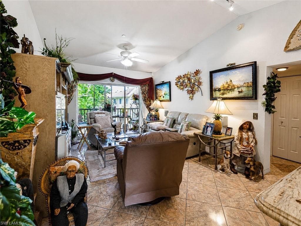8294 Key Royal CIR 1631-10
