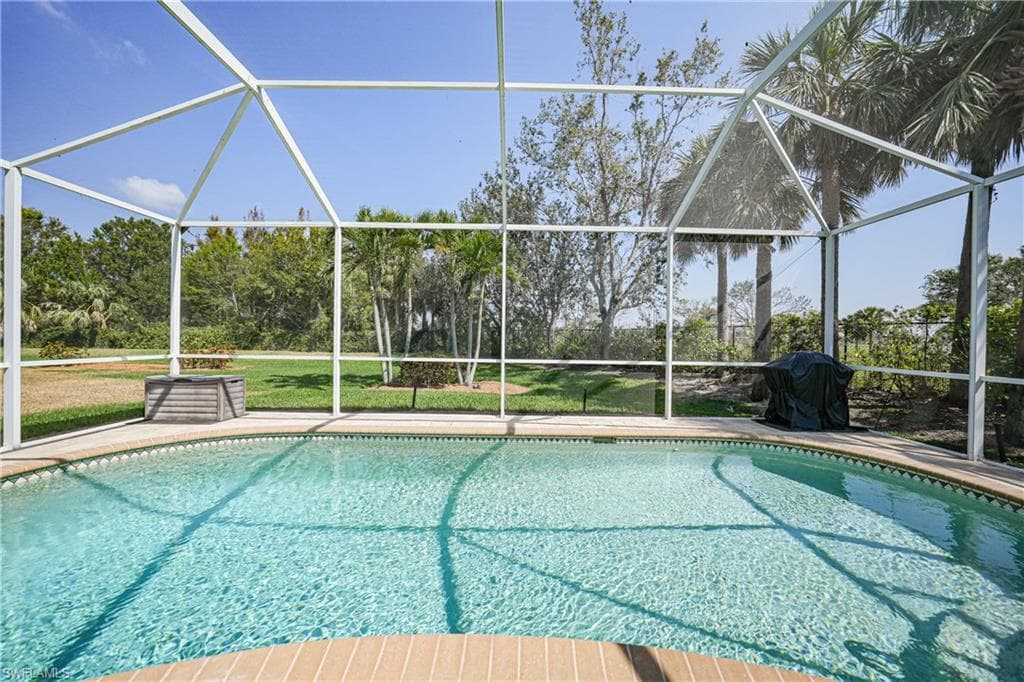 2457 Anguilla DR-32