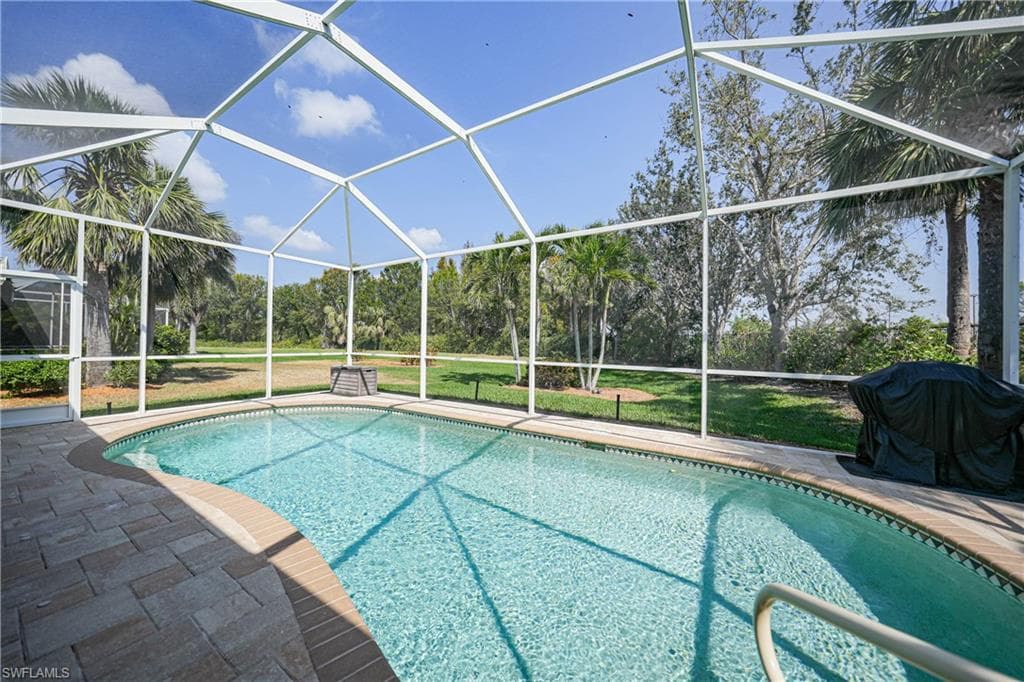2457 Anguilla DR-33