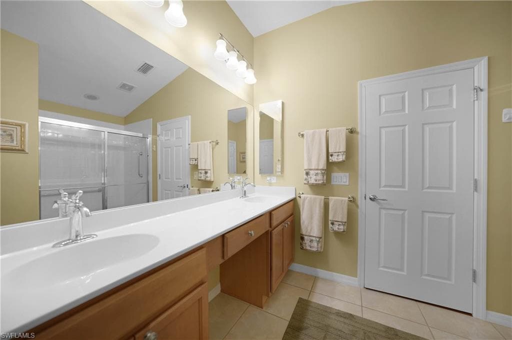 2457 Anguilla DR-14