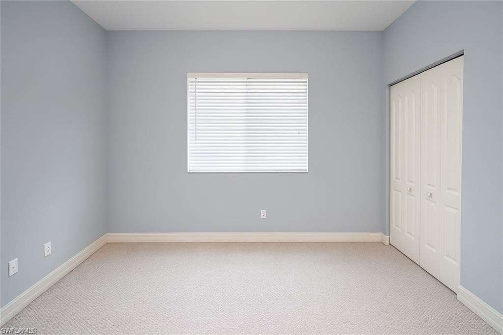 700 Luisa LN 2-23