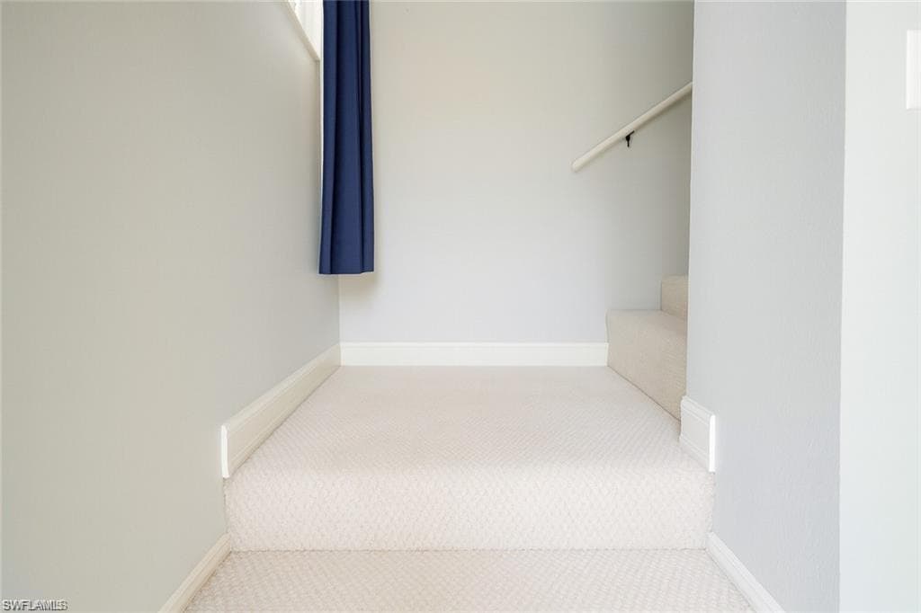 700 Luisa LN 2-9