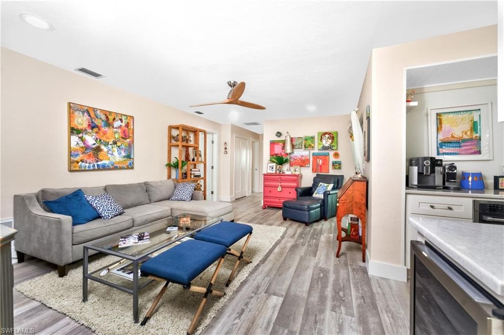 321 Capri Isles CT-17