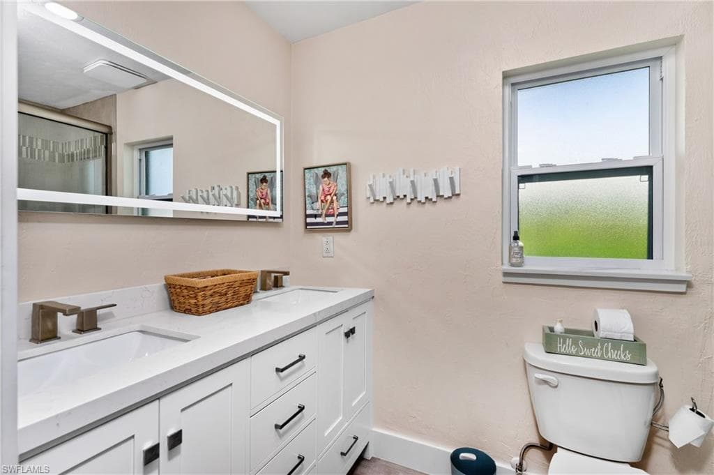 321 Capri Isles CT-26