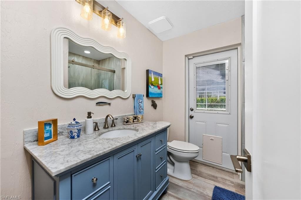 321 Capri Isles CT-36