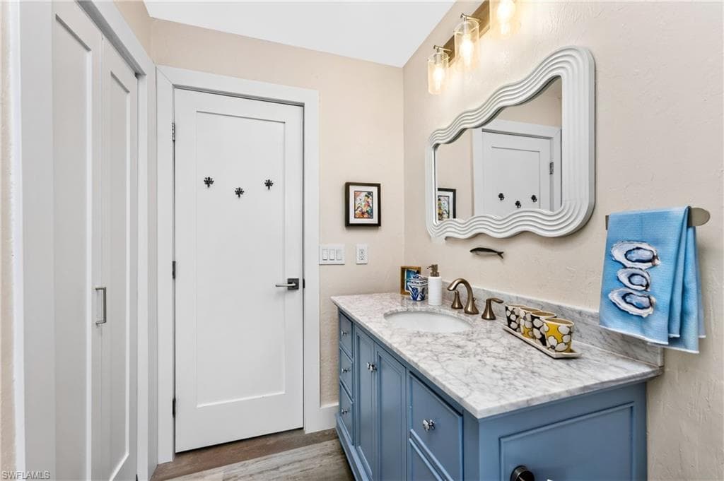 321 Capri Isles CT-38