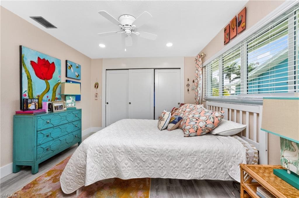 321 Capri Isles CT-33