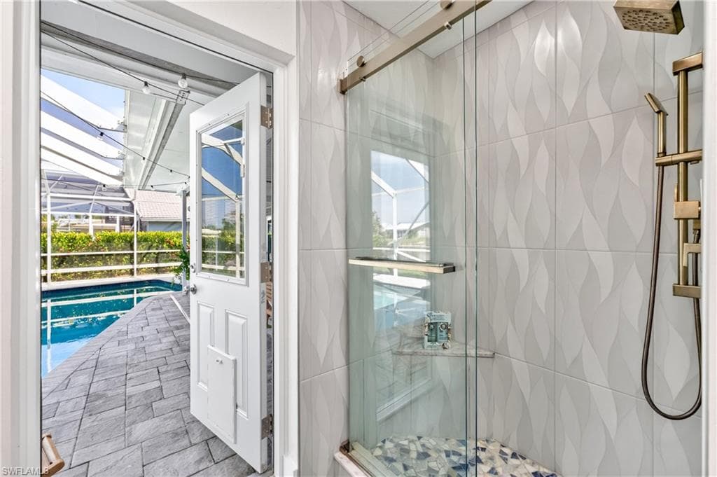 321 Capri Isles CT-37