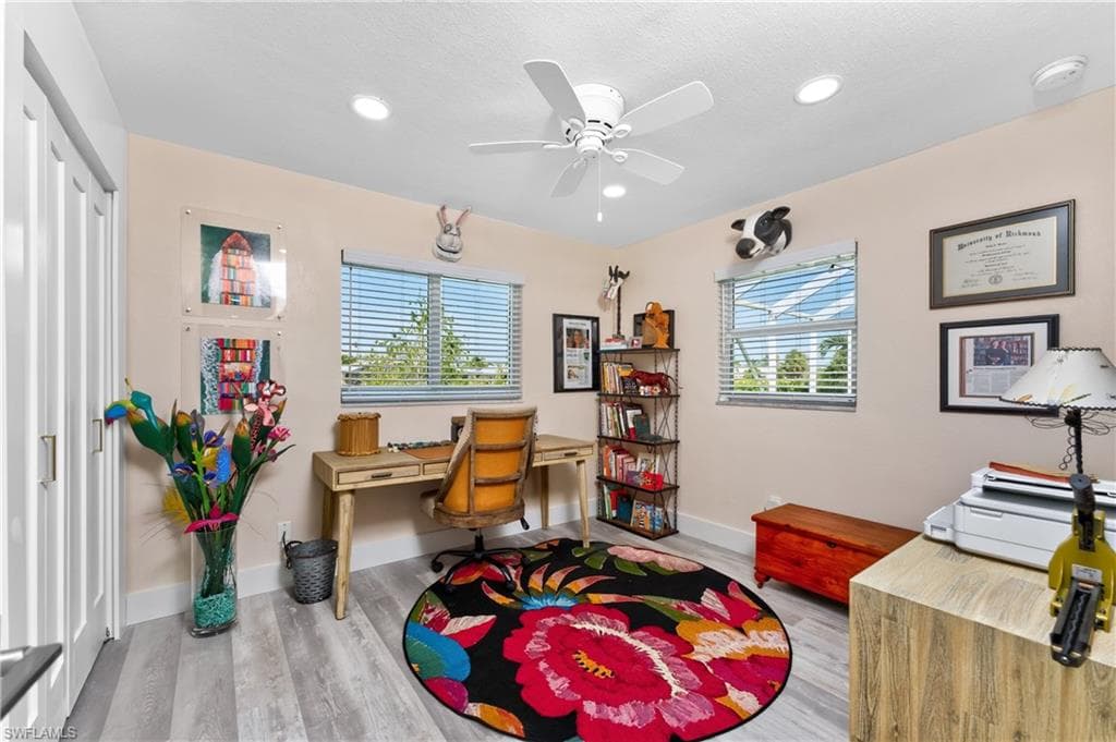 321 Capri Isles CT-19