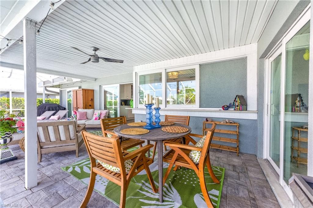 321 Capri Isles CT-44