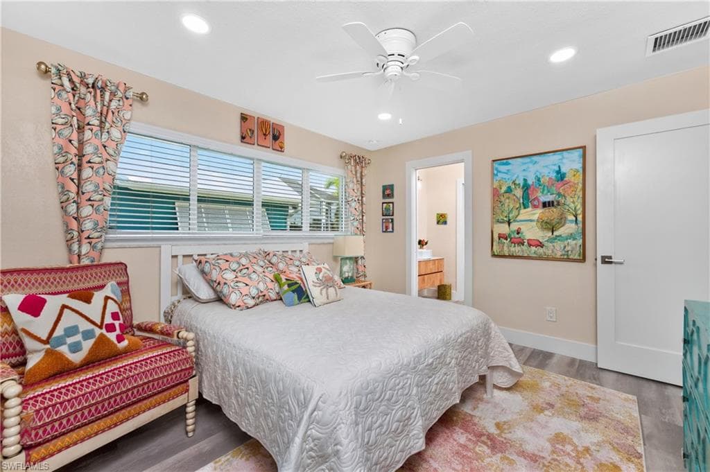 321 Capri Isles CT-35