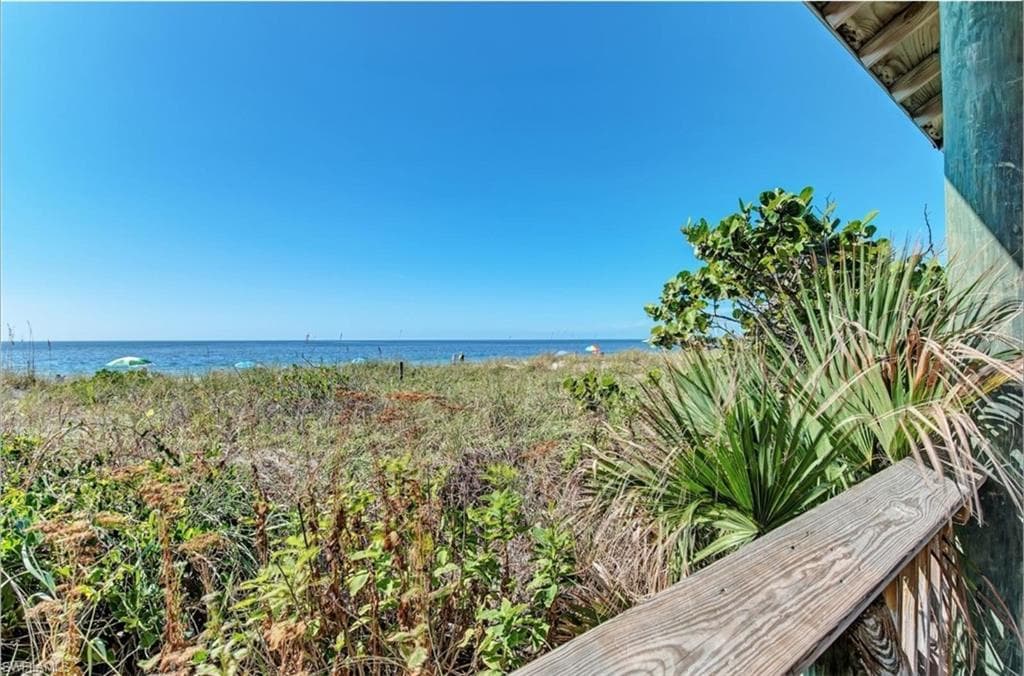 201 Baytree DR-17