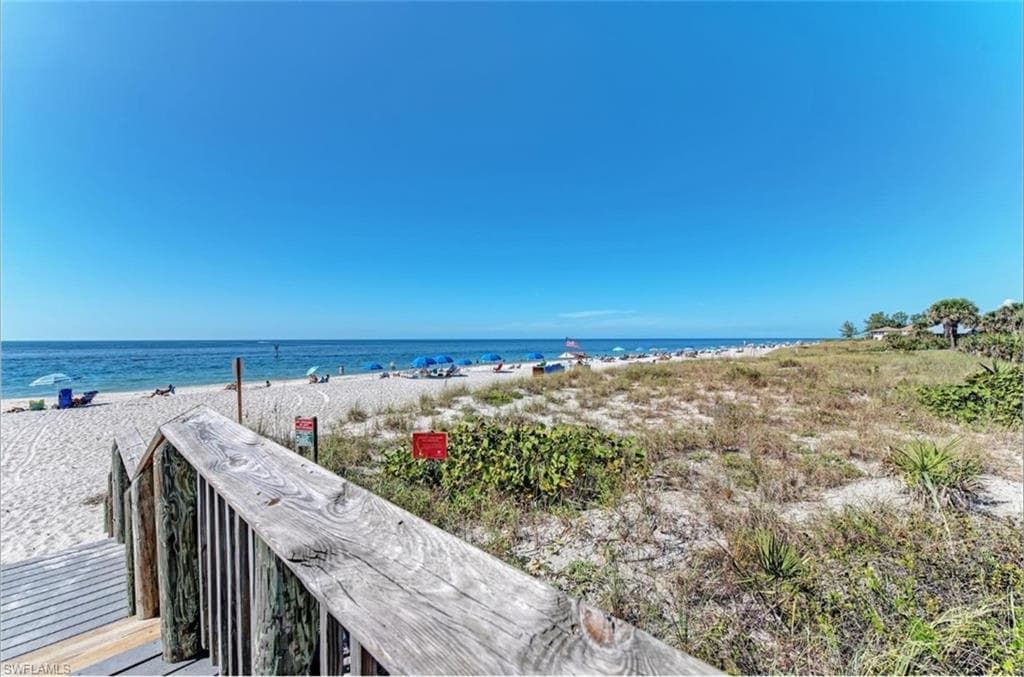 201 Baytree DR-22