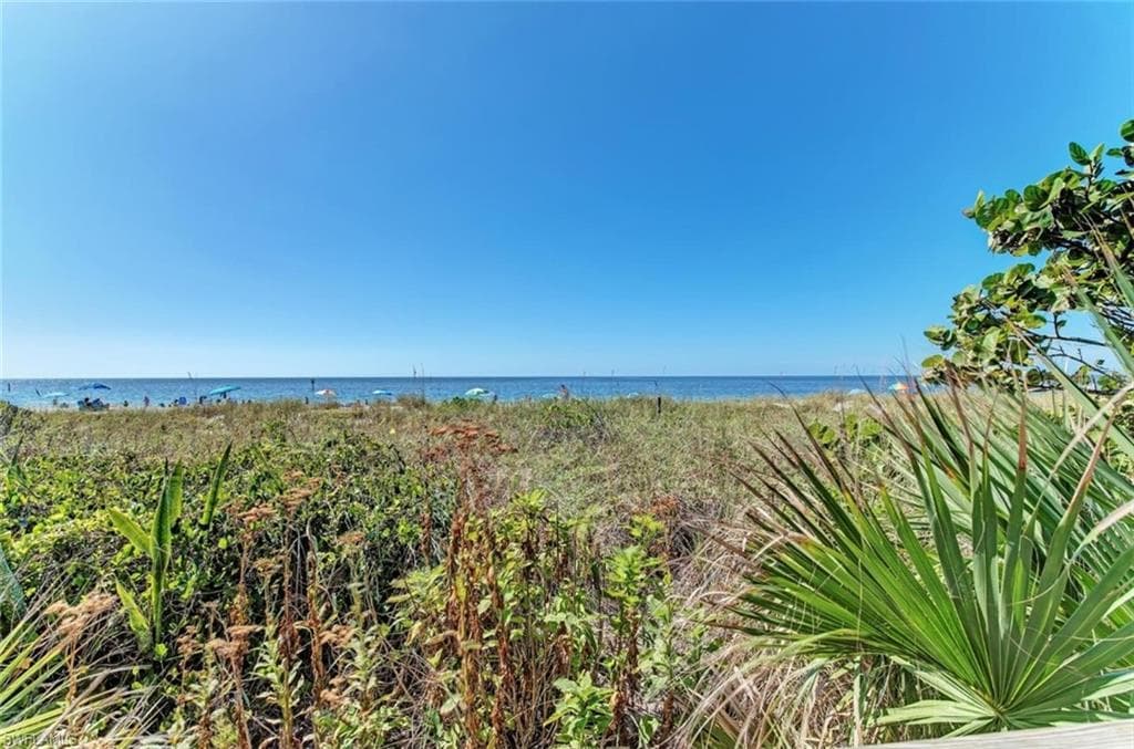 201 Baytree DR-18