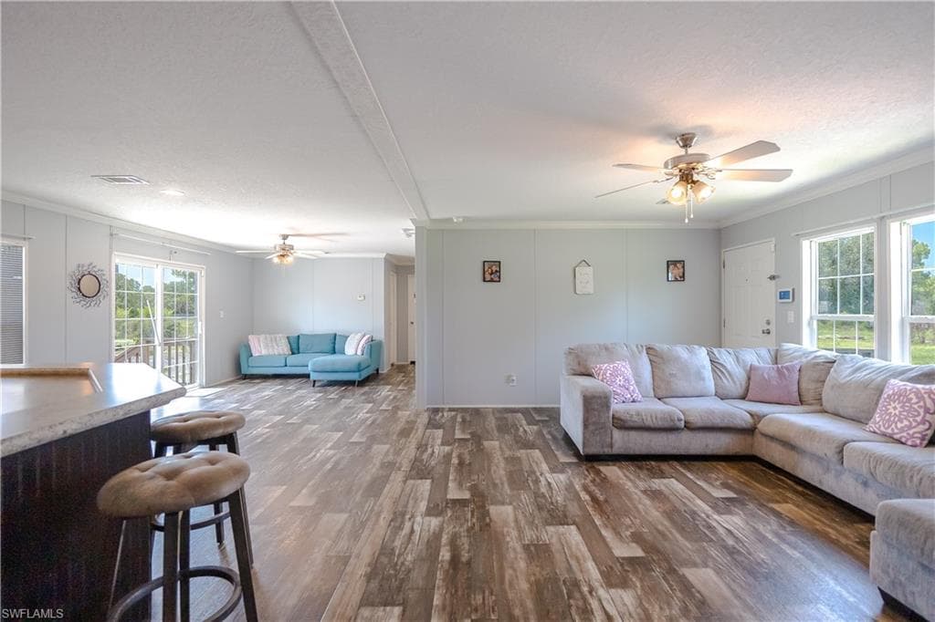 585 Lindero ST-10