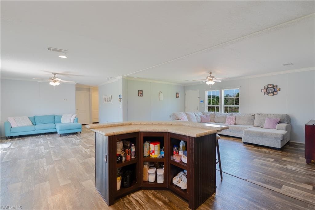 585 Lindero ST-11