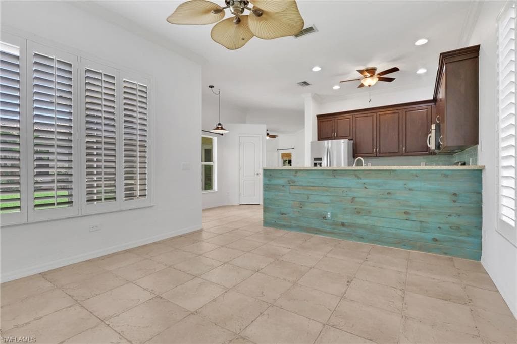 8995 Spring Mountain WAY-5