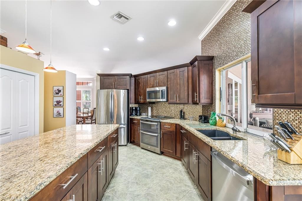9311 Cedar Creek DR-6