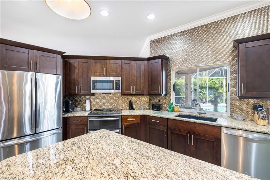 9311 Cedar Creek DR-7
